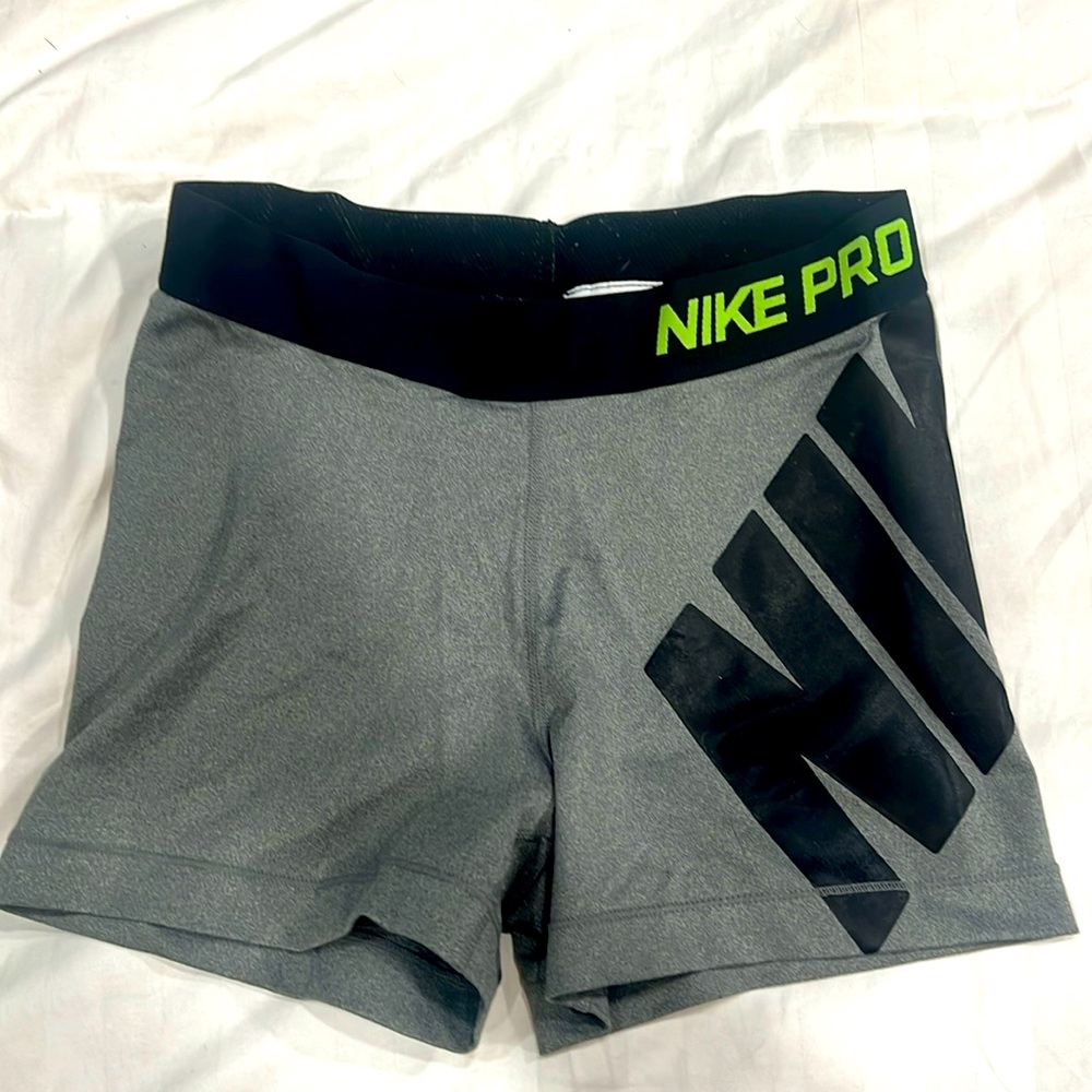Nike Pro Medium Grey shorts